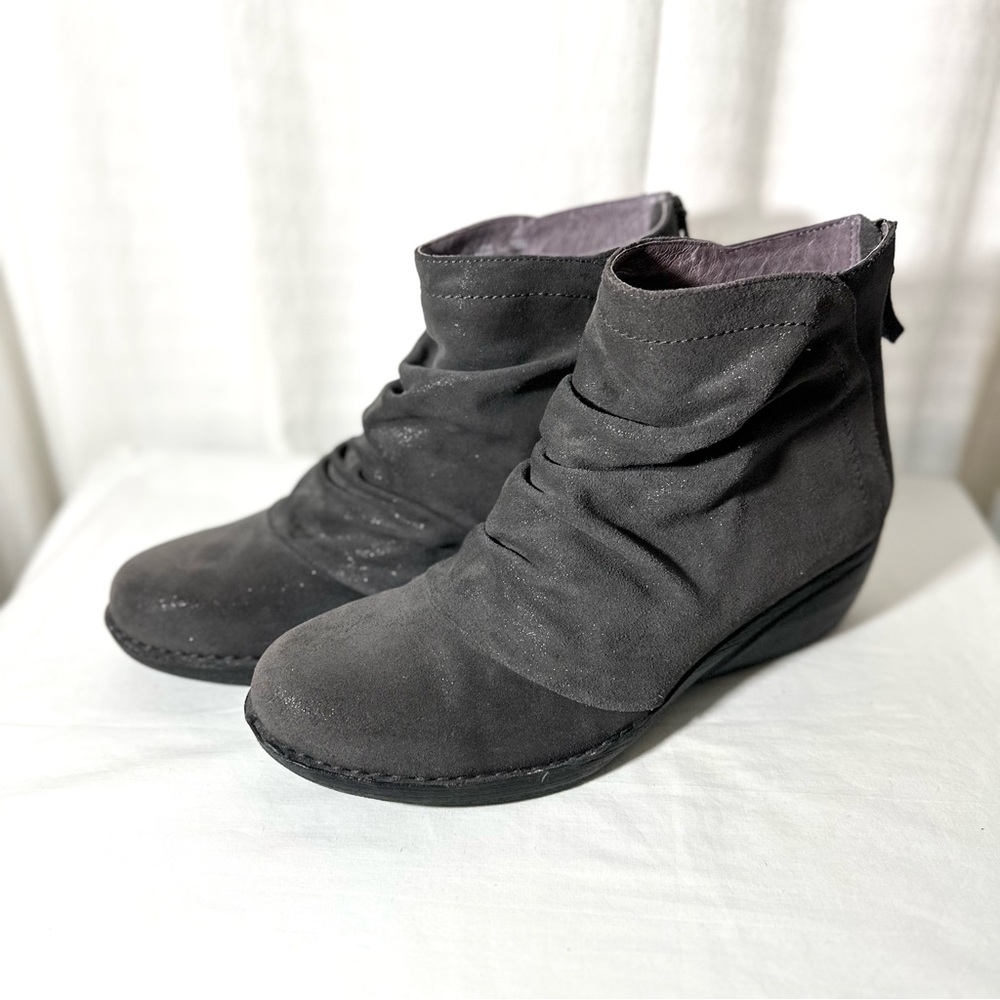 Dansko Womens Arisa Dark Gray Shimer Suede Ankle Back Zip Short Boots